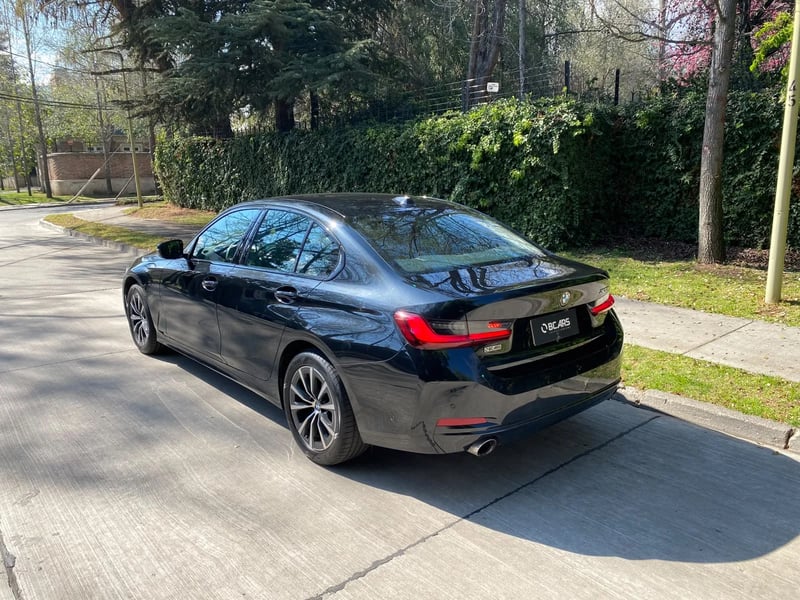 BMW 320i Urban LCI 4X2 AT 2025 - Imagen 6 de 20