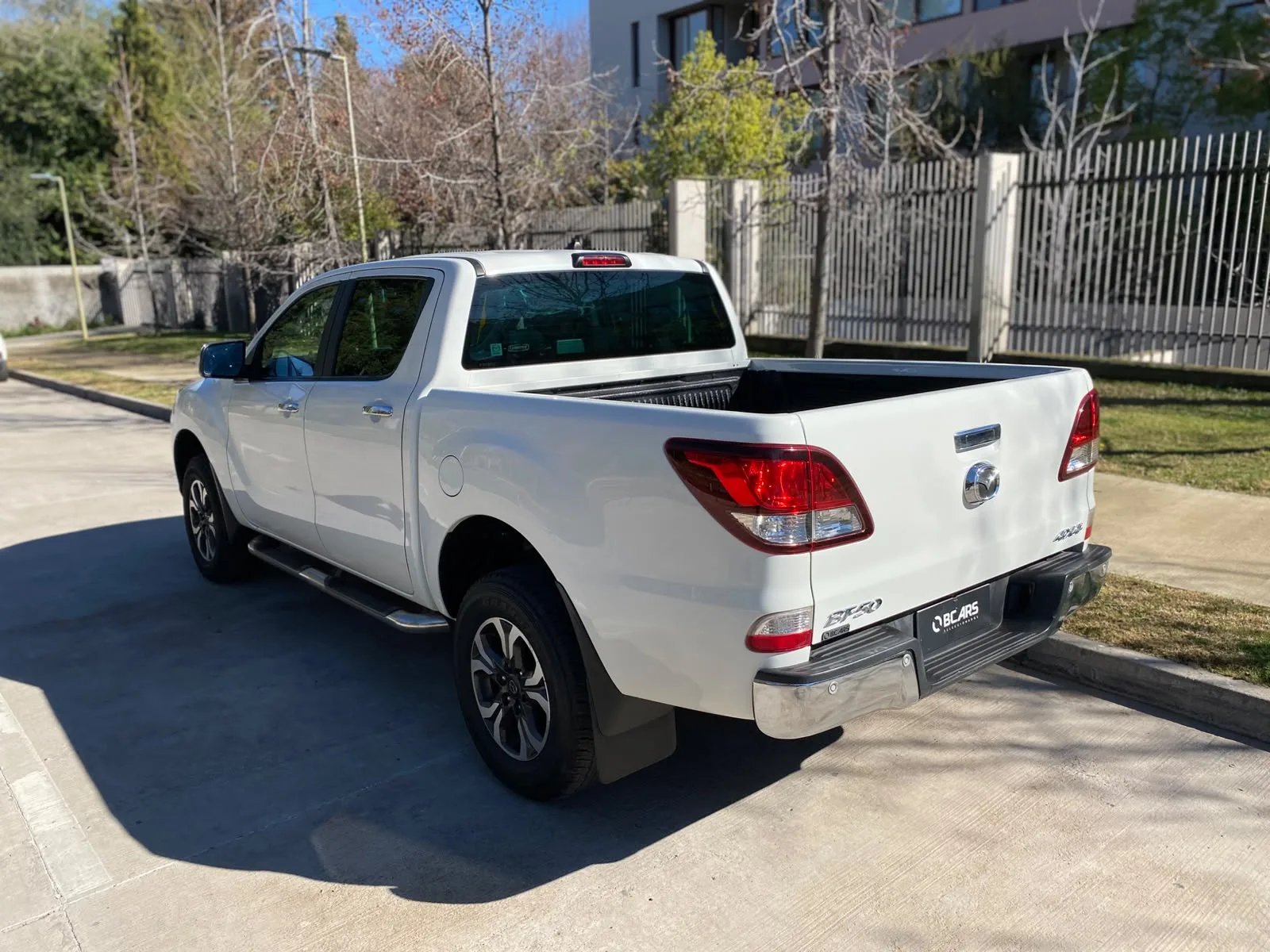 Mazda BT-50 3.2 SDX High Diésel 4X4 Doble Cabina 6AT 2021 - Imagen 6 de 20