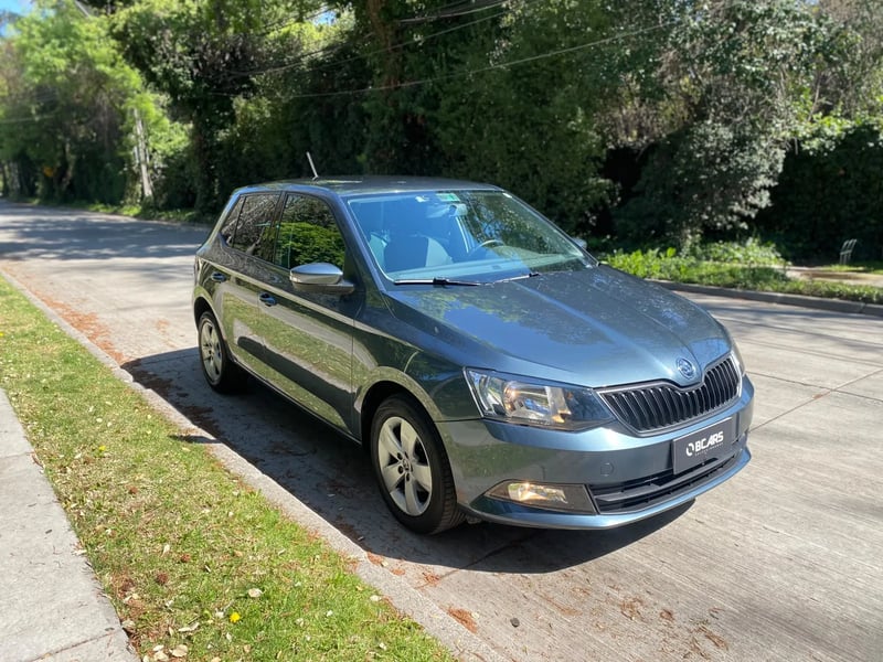 Skoda Fabia 1.0 TSI Active 4 2 MT 2018 - Imagen 13 de 16