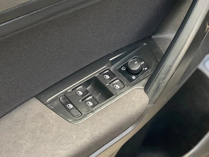 Volkswagen Tiguan 1.4 TSI Comfortline 4X2 AT 2023 - Imagen 15 de 20