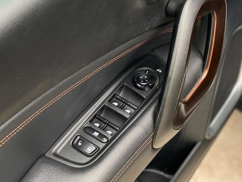 RAM 1000 2.0 Laramie 4X4 Doble Cabina AT 2021 - Imagen 16 de 20