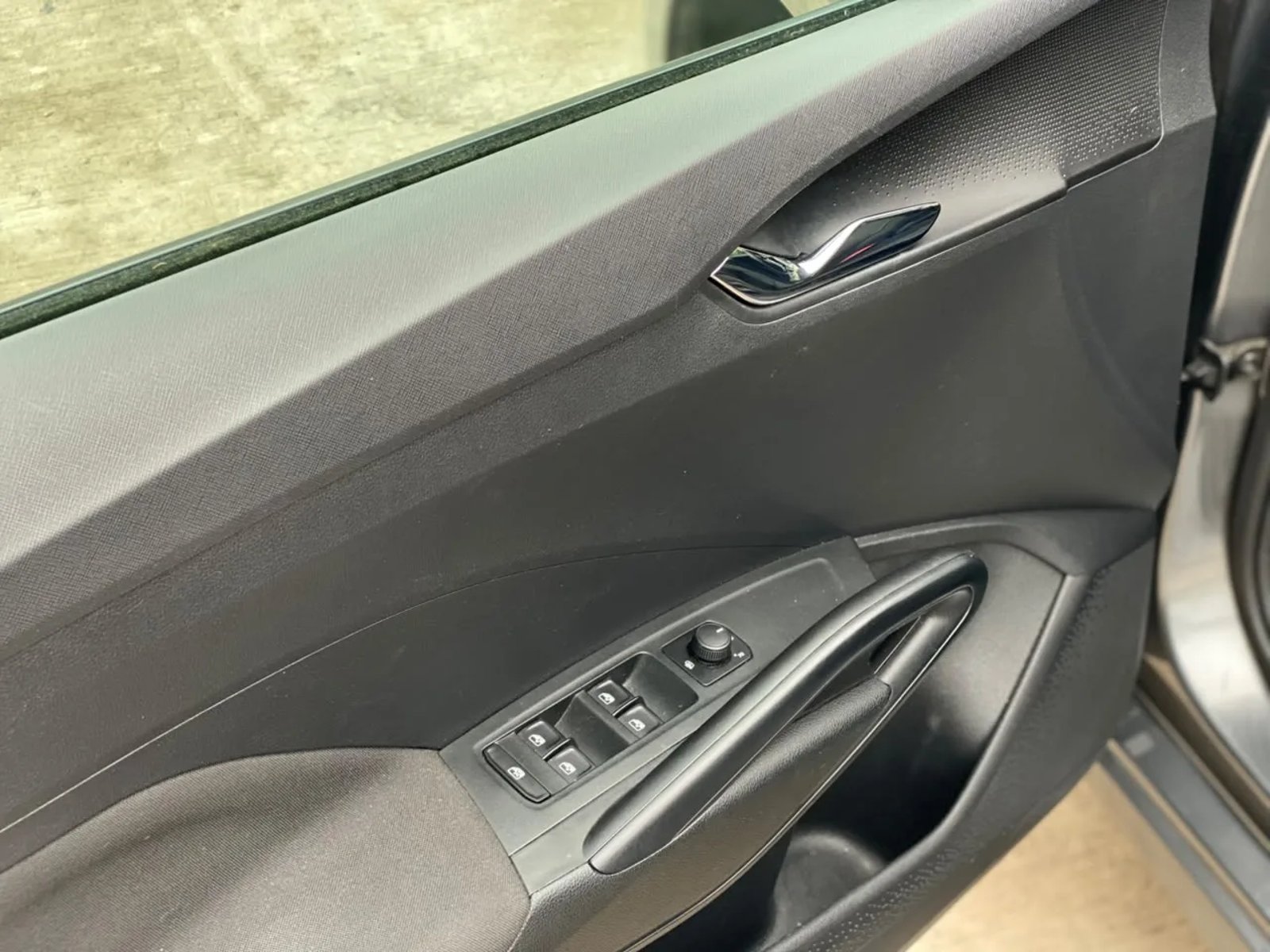 Skoda Fabia 1.0 Ambiente 4X2 HB MT 2023 - Imagen 15 de 20