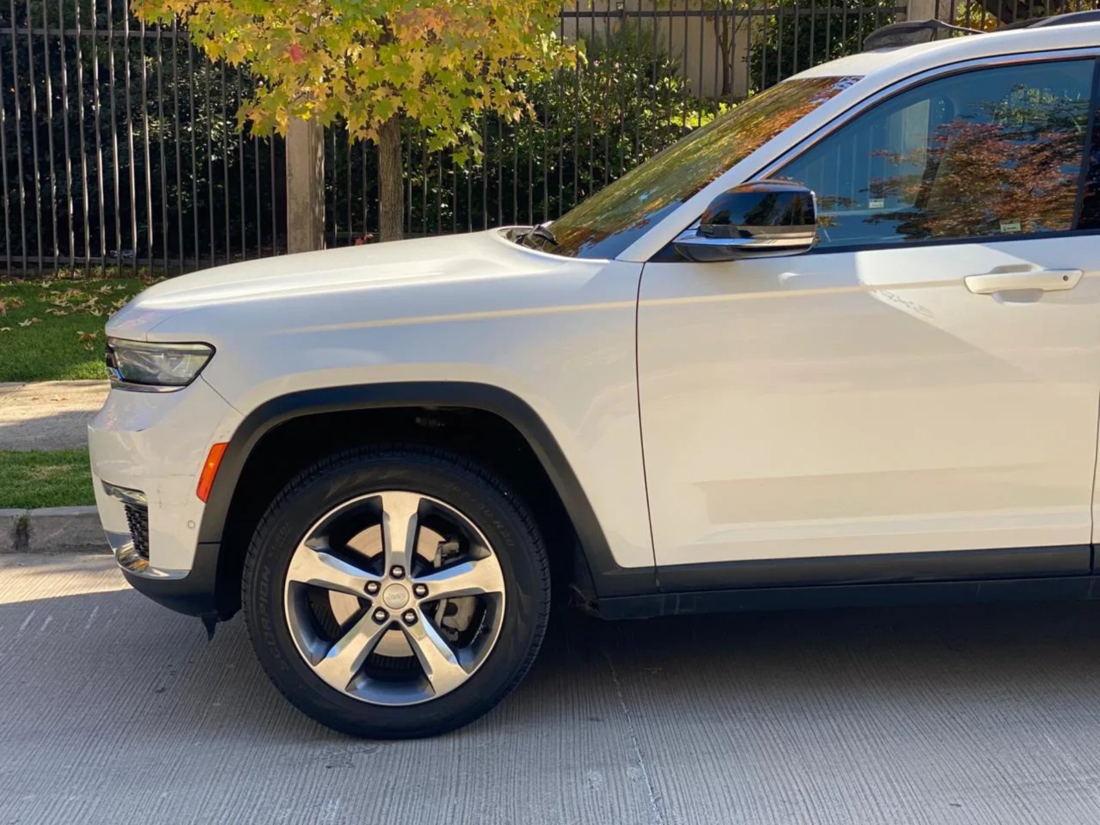 Jeep Grand Cherokee 3.6 Limited L Auto 4WD 2023 - Imagen 4 de 20