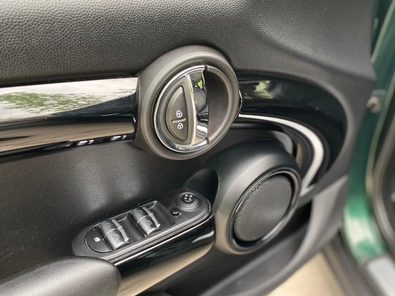 Mini Cooper 1.5 Pepper 4X2 HB AT 2018 - Imagen 15 de 20