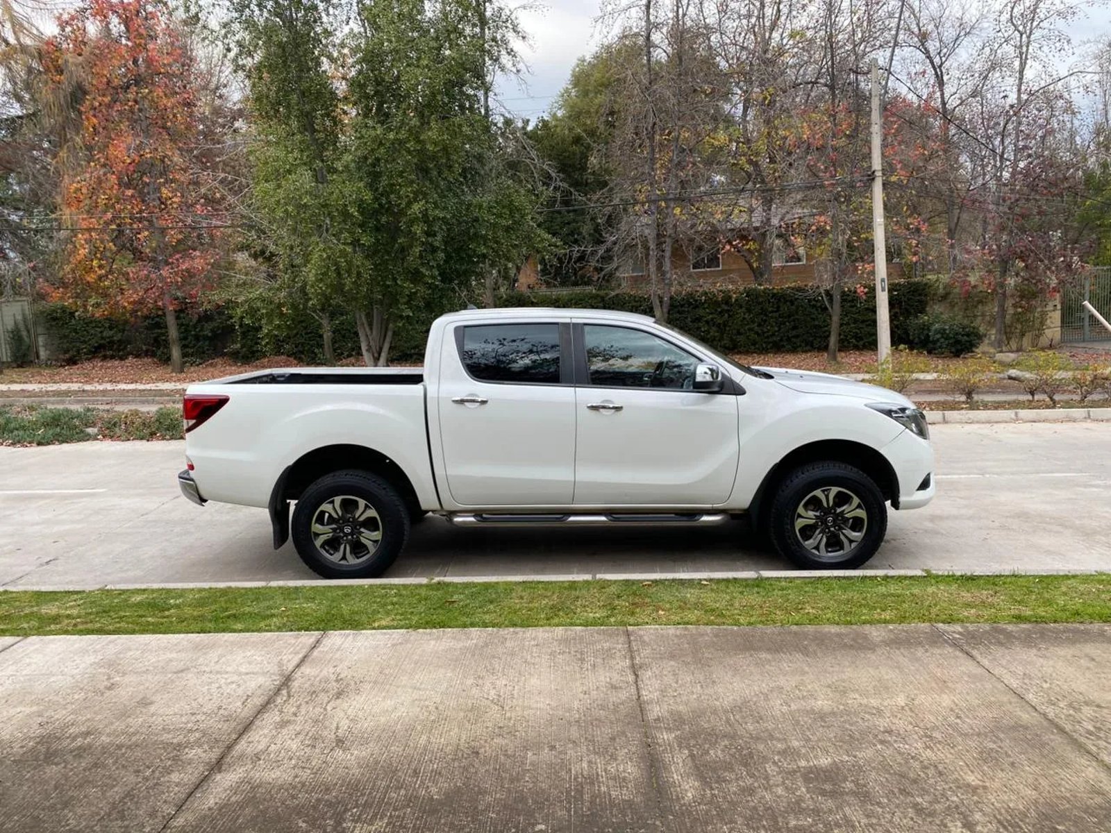Mazda BT-50 2.2 SDX Diésel 4X4 Doble Cabina 6MT 2021 - Imagen 11 de 20