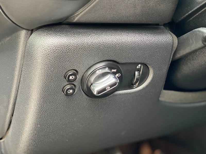 Mini Cooper 1.5 Pepper 4X2 HB AT 2018 - Imagen 16 de 20
