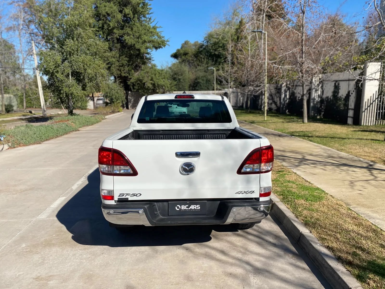 Mazda BT-50 3.2 SDX High Diésel 4X4 Doble Cabina 6AT 2021 - Imagen 8 de 20