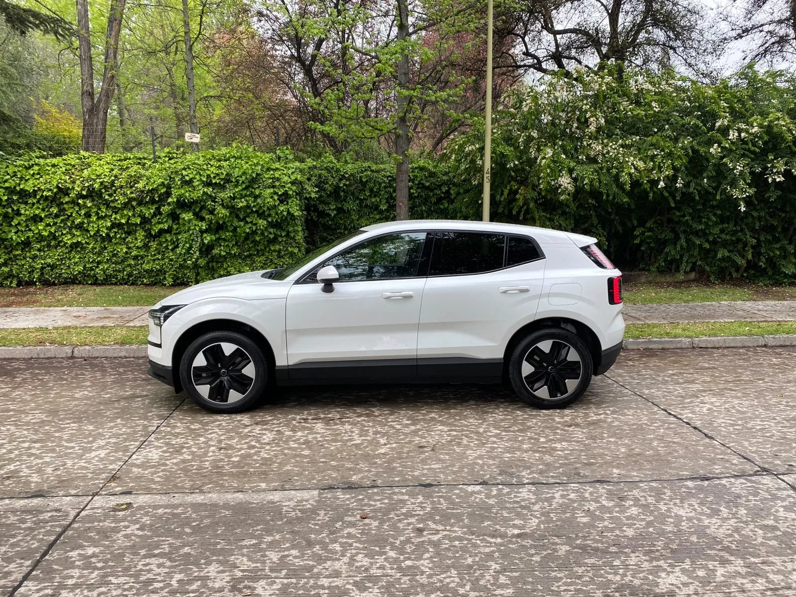 Volvo EX30 Eléctrico Core E40 4X2 AT 2025 - Foto 5 de 20