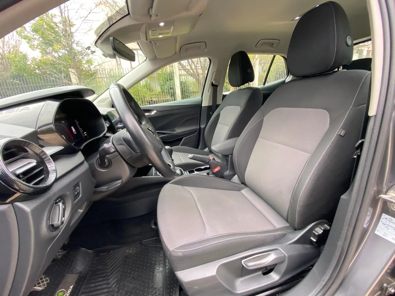Skoda Fabia 1.0 Ambiente 4X2 HB MT 2023 - Imagen 17 de 20