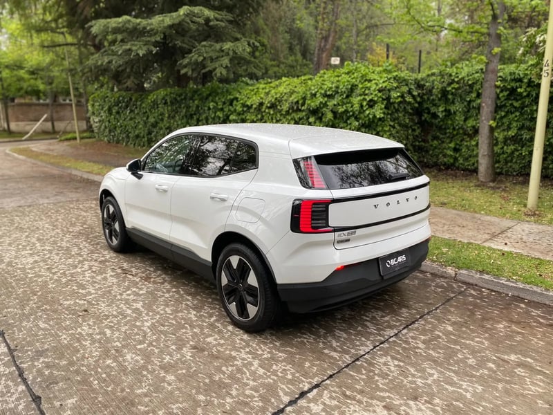Volvo EX30 Eléctrico Core E40 4X2 AT 2025 - Imagen 6 de 20