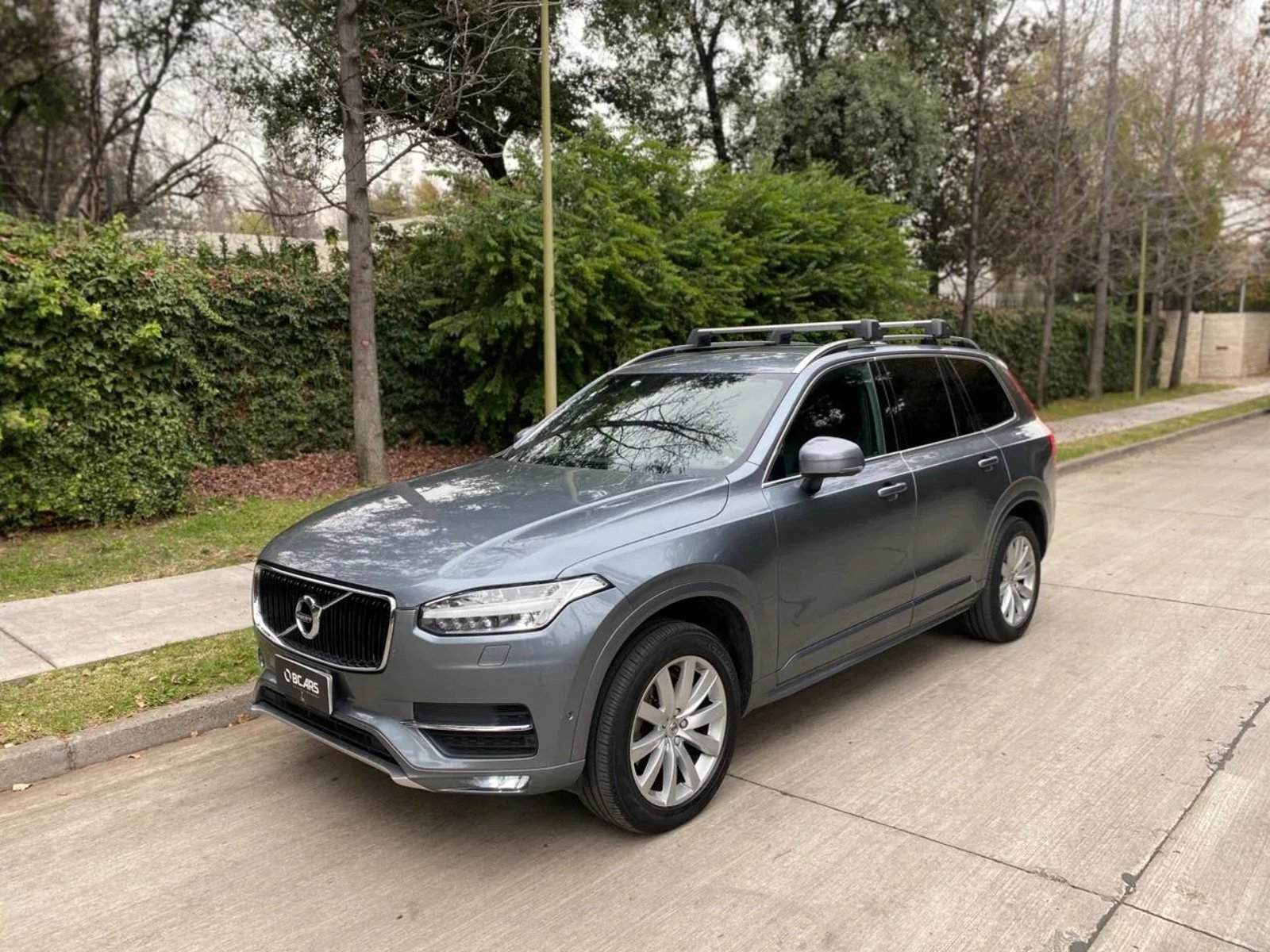 Volvo XC90 2.0 T5 Momentum Kinetic Auto 4WD 2019 - Foto 2 de 20