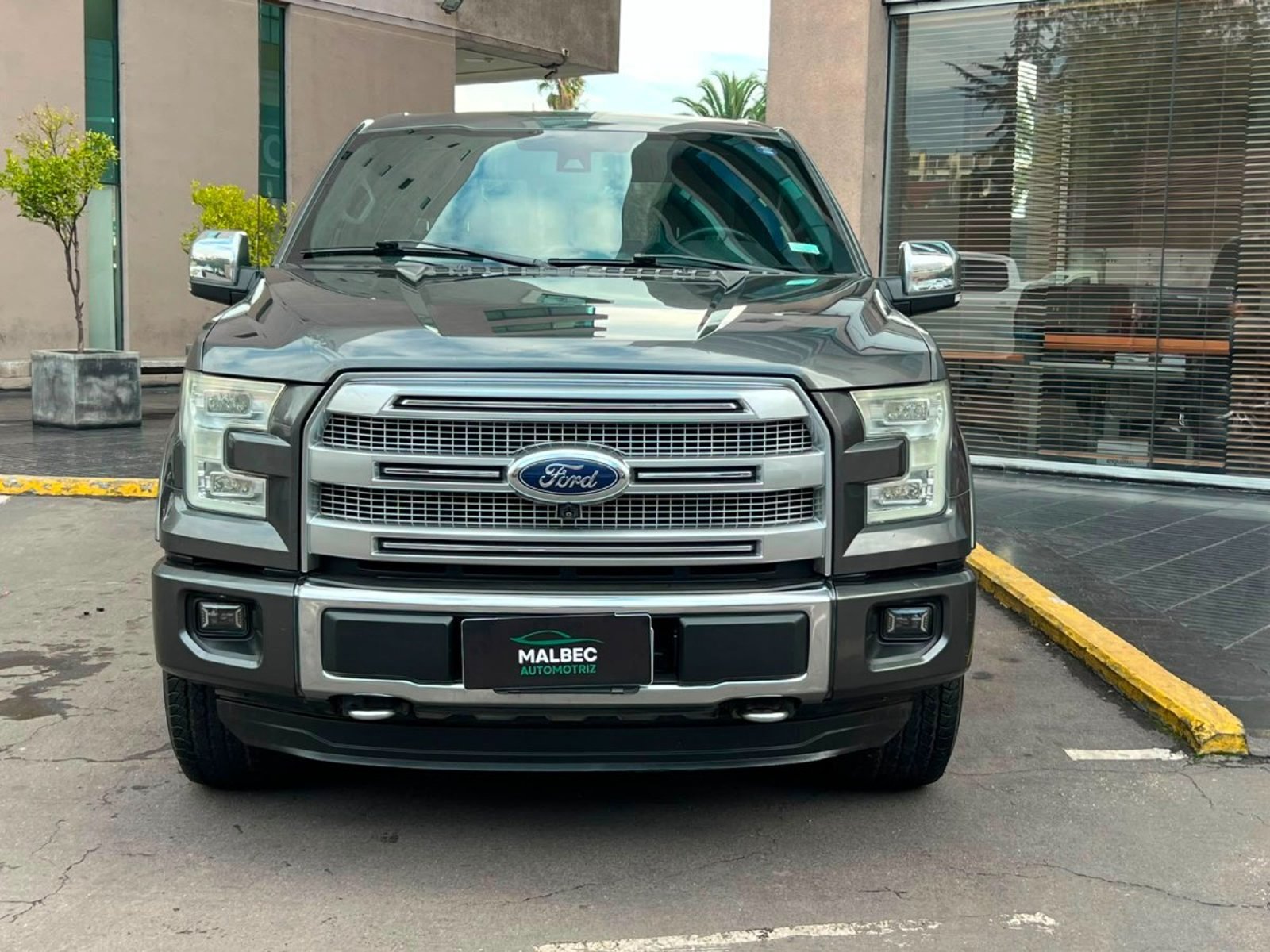 Ford F-150 PLATINUM 3.5 2016 - Foto 2 de 10