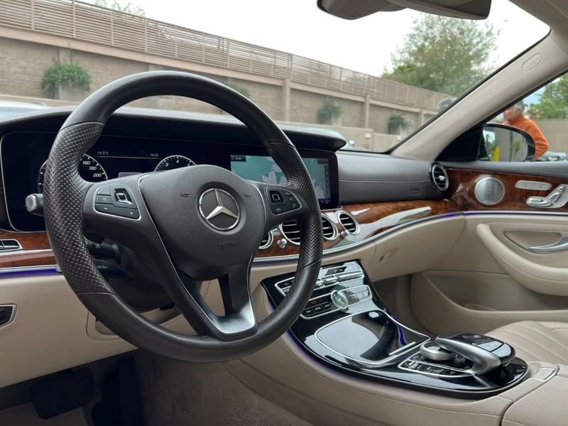 Mercedes-Benz E400 4MATIC 3.0 2018 - Imagen 9 de 10
