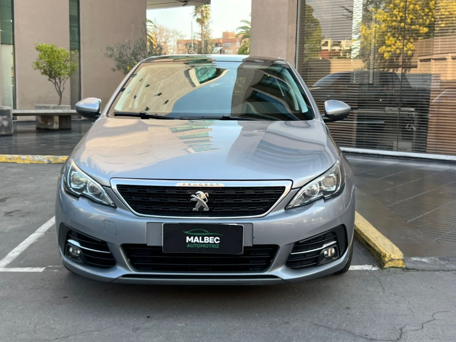 Peugeot 308 BLUE HDI AT 2018 - Foto 2 de 10
