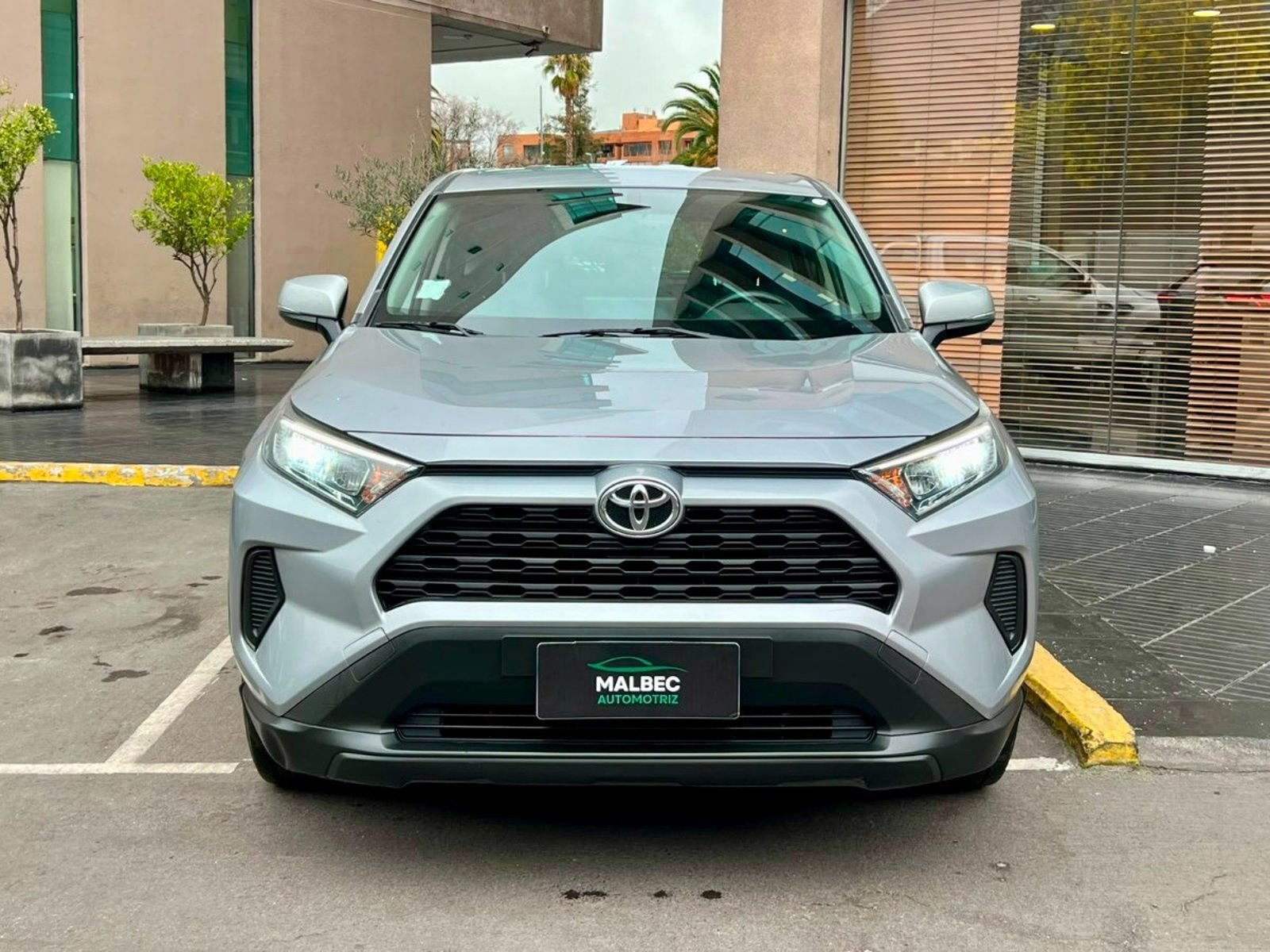 Toyota RAV 4 LE 2.0 4X2 MT 2020 - Foto 2 de 10