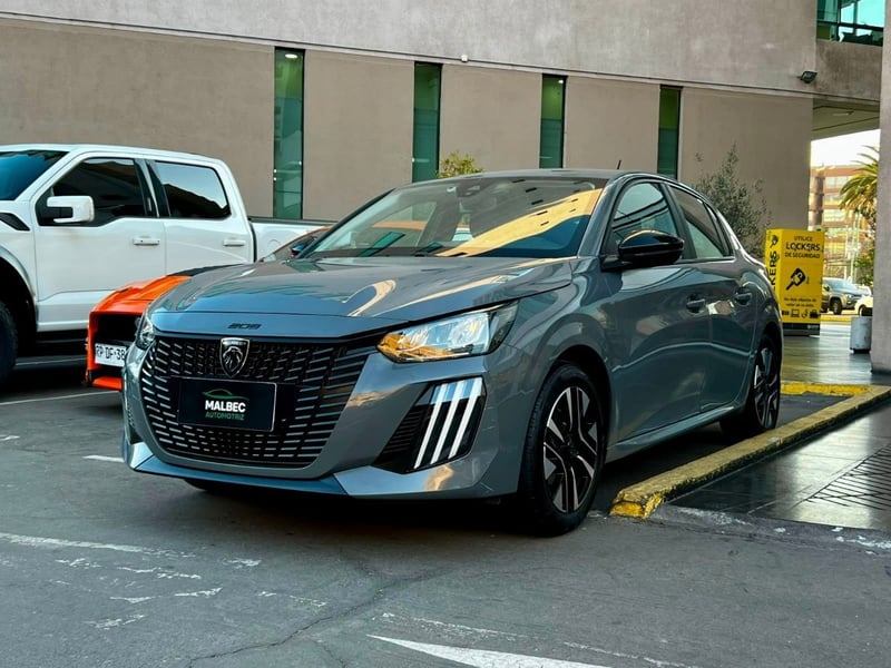 Peugeot 208 1.2 MT 2025