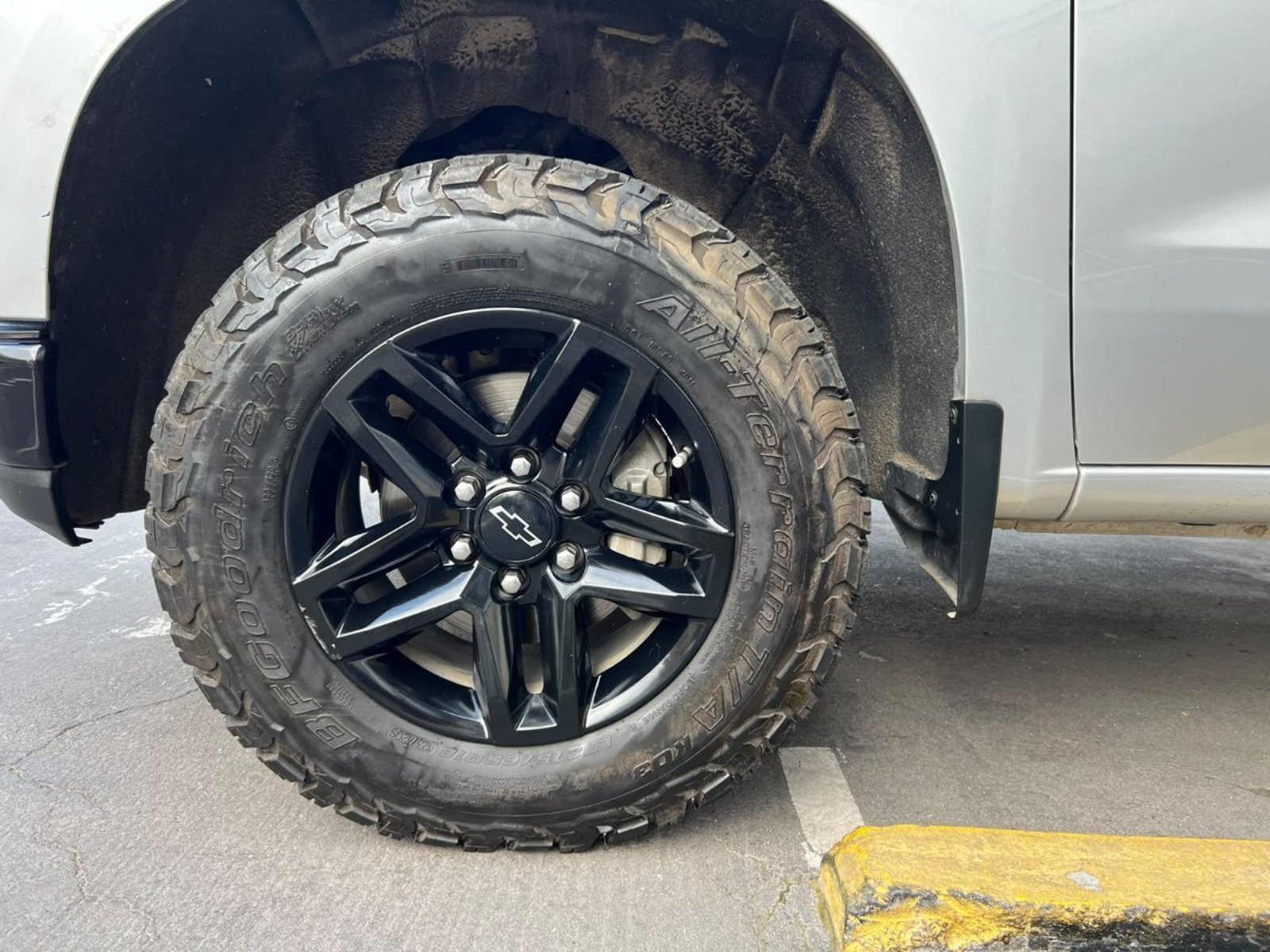 Chevrolet SILVERADO LT TRAILBOSS 5.3 2022 - Imagen 8 de 10