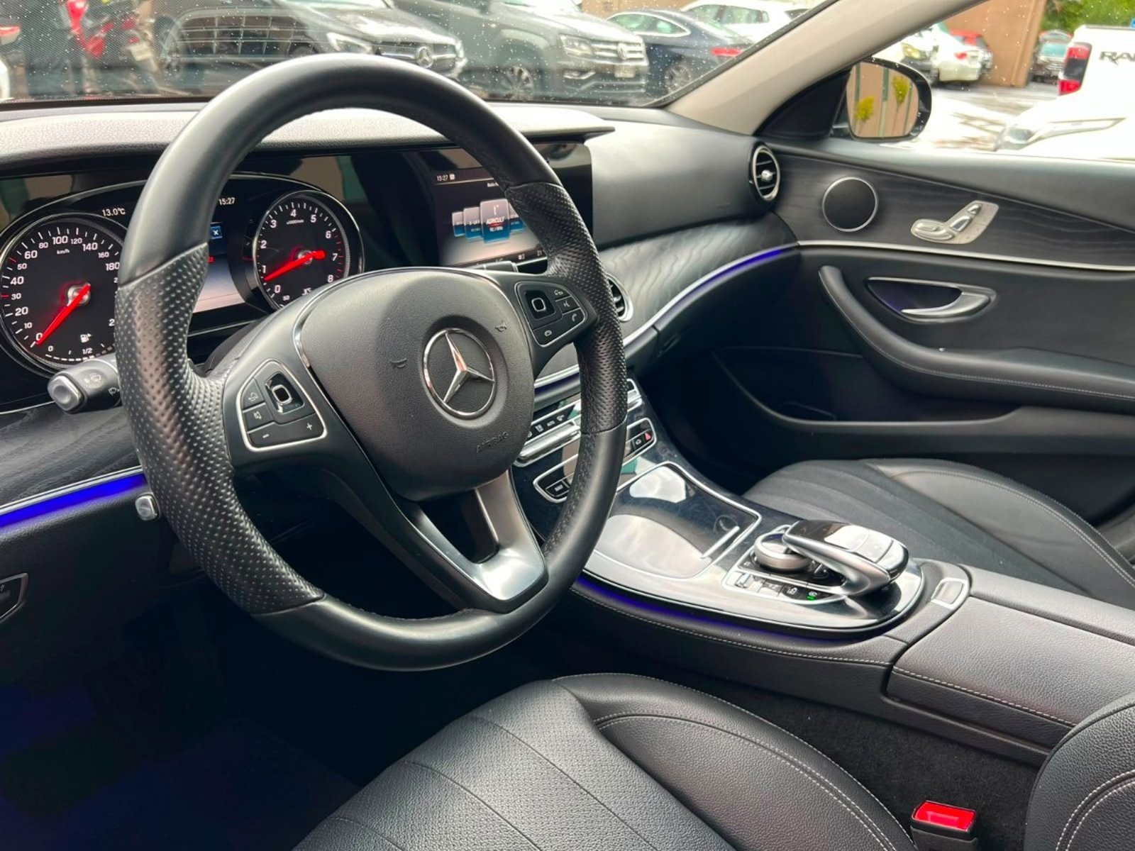Mercedes-Benz E200 2018 - Imagen 9 de 10