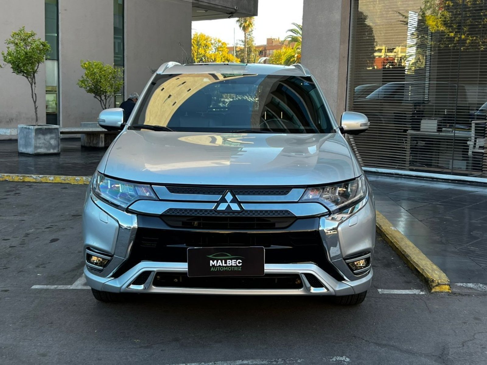 Mitsubishi OUTLANDER HÍBRIDO 4WD 2021 - Foto 2 de 10