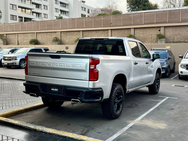 Chevrolet SILVERADO LT TRAILBOSS 5.3 2022 - Imagen 6 de 10