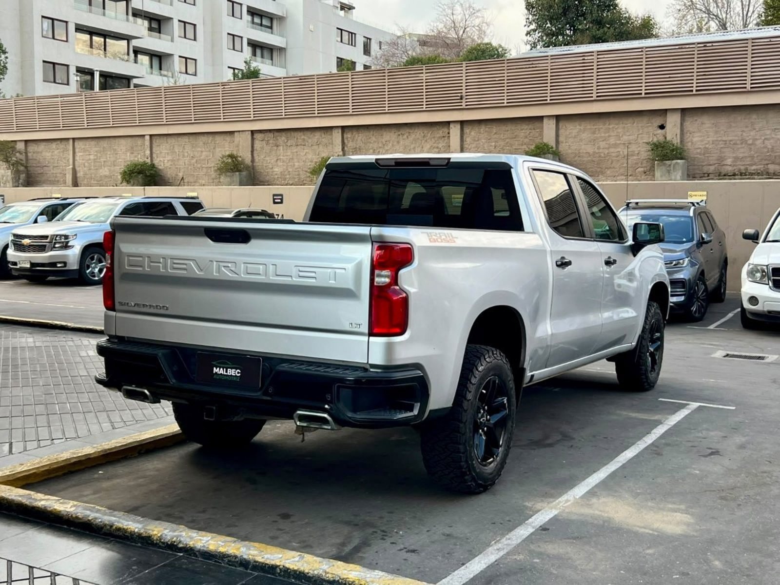 Chevrolet SILVERADO LT TRAILBOSS 5.3 2022 - Imagen 6 de 10