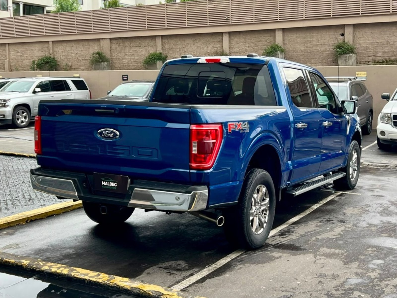 Ford F-150 5.0 XLT 4x4 2023 - Foto 4 de 10