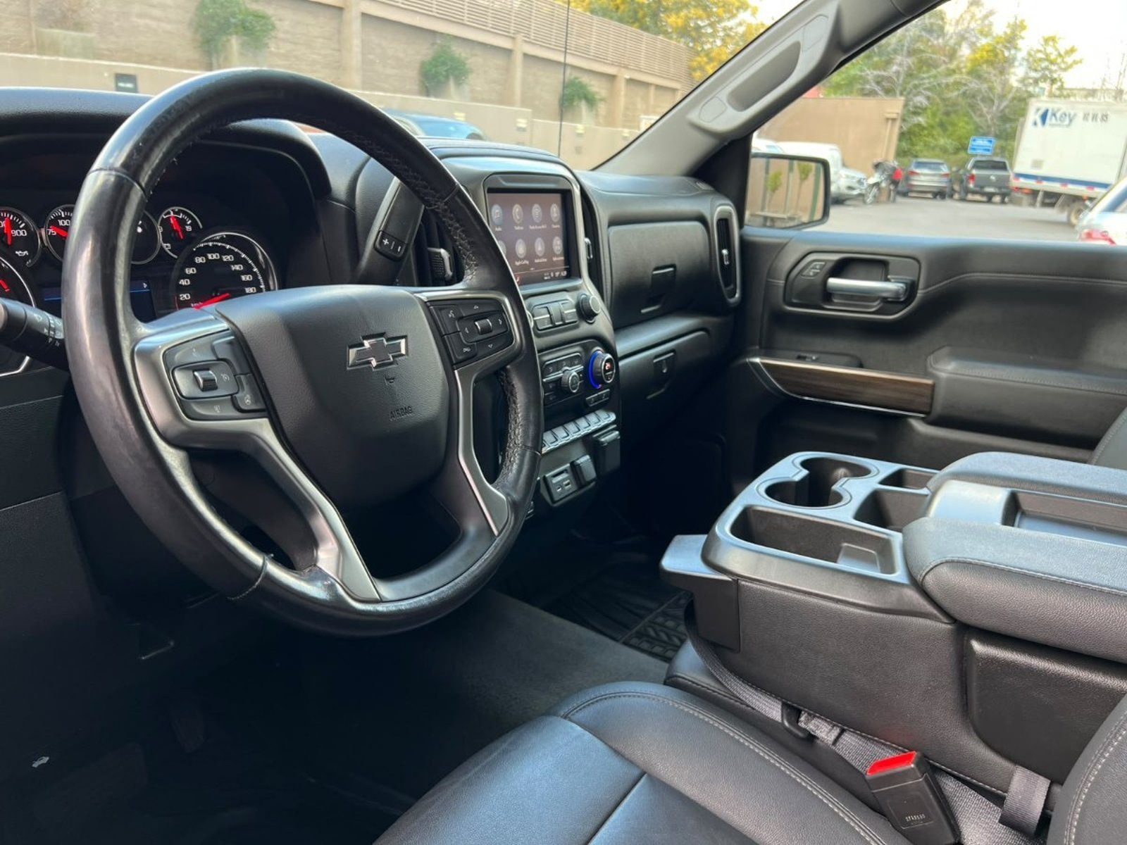 Chevrolet SILVERADO LT TRAILBOSS 5.3 2022 - Imagen 9 de 10