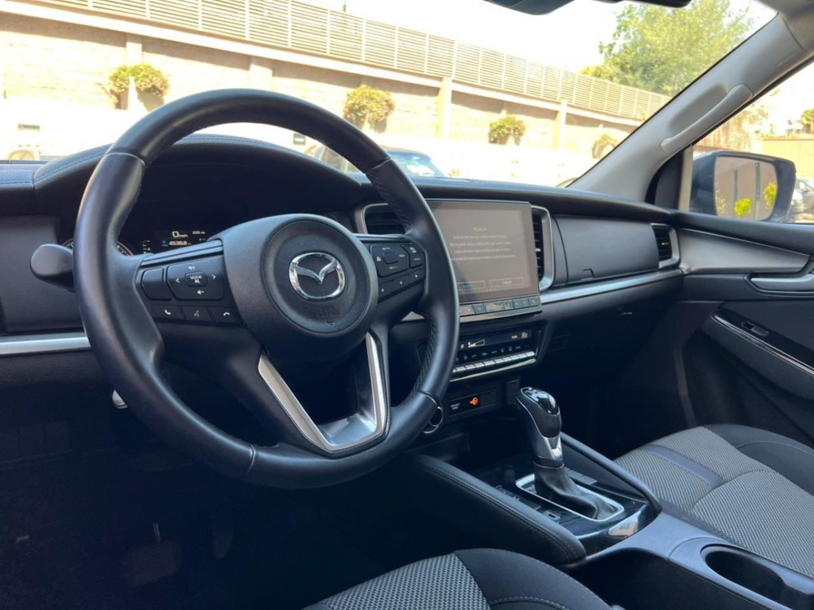 Mazda BT-50 HIGH PLUS 3.0 4X4 AT 2023 - Imagen 9 de 10