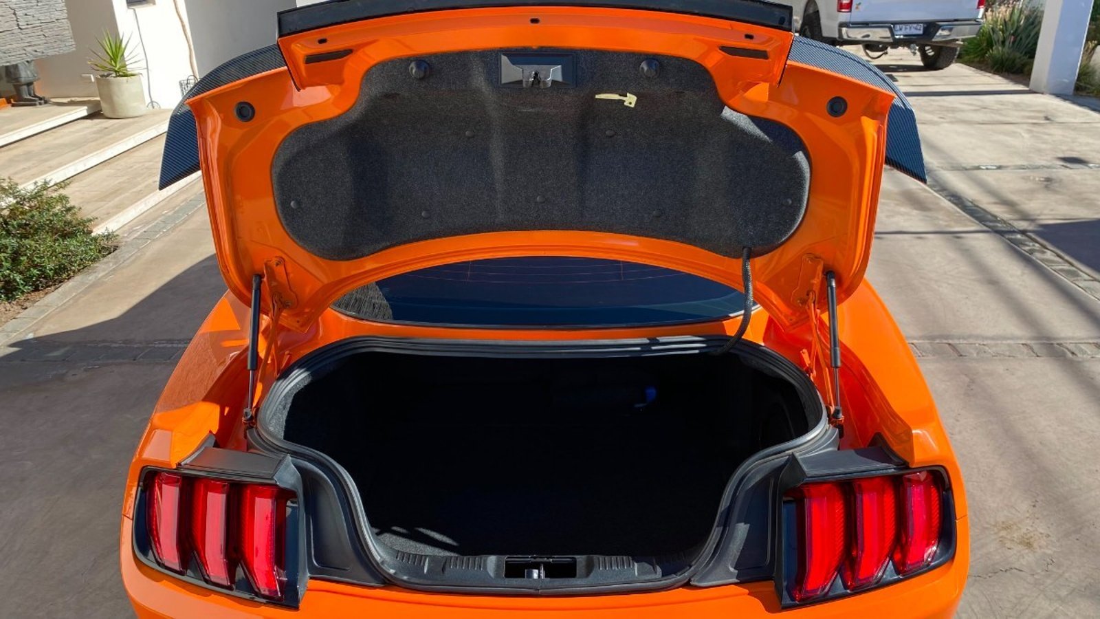 Ford MUSTANG COUPE 5.0 AT. 2022 - Imagen 9 de 10