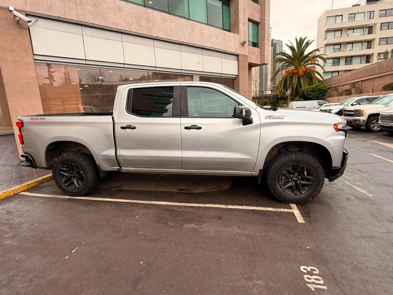 Chevrolet SILVERADO LT TRAILBOSS 5.3 2022 - Imagen 7 de 10