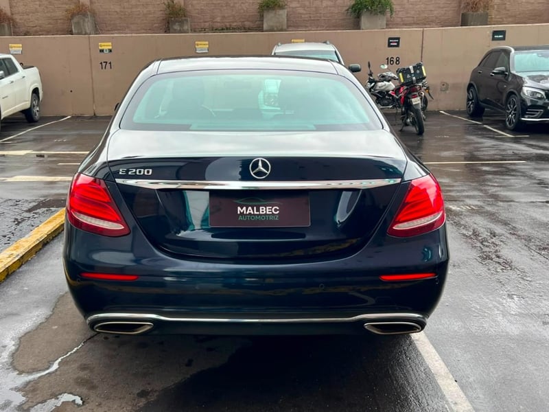 Mercedes-Benz E200 2018 - Imagen 5 de 10