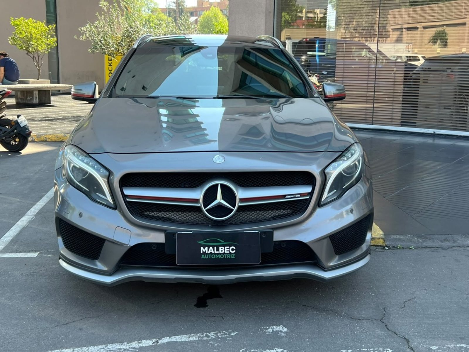 Mercedes-Benz GLA 45 AMG 4MATIC 2016 - Foto 2 de 10