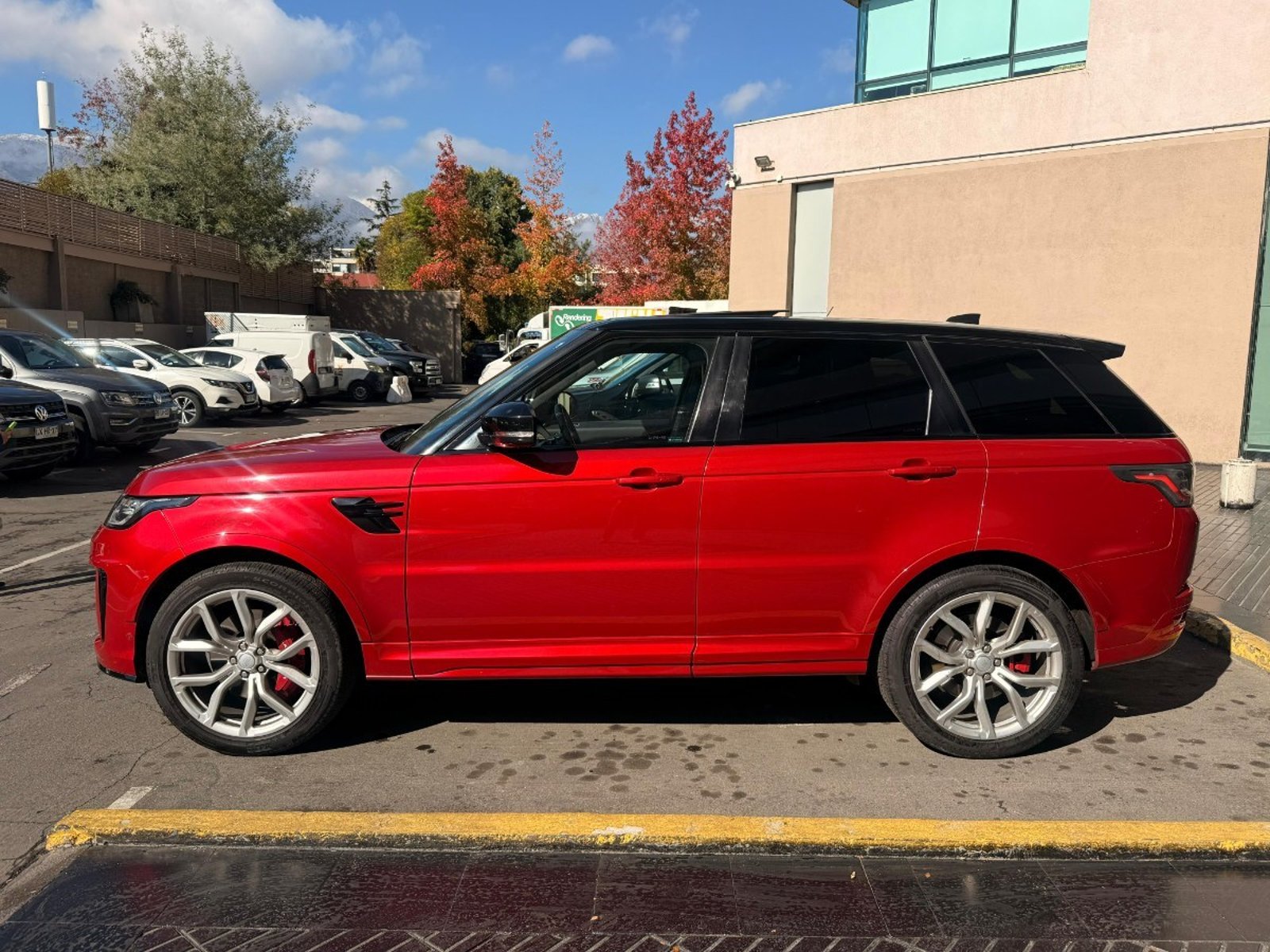 Land Rover RANGE ROVER SPORT SVR 2019 - Imagen 4 de 10
