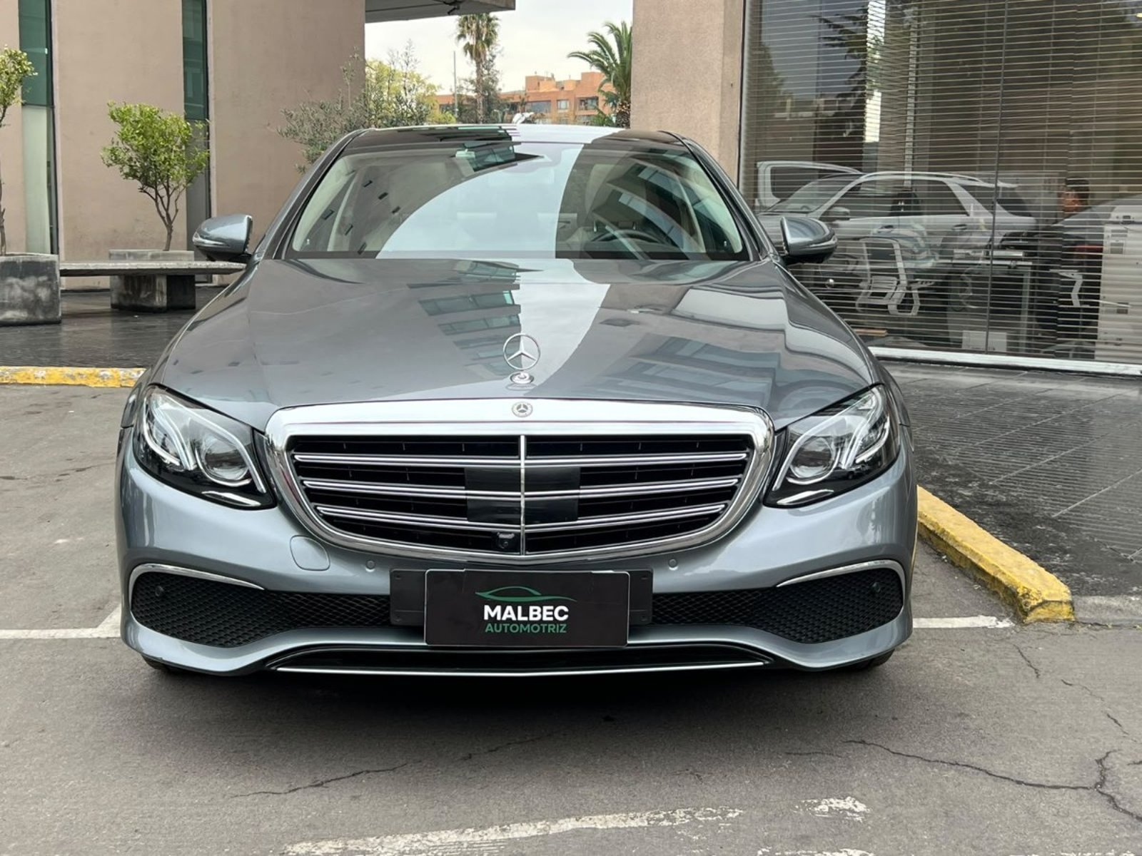 Mercedes-Benz E400 4MATIC 3.0 2018 - Foto 2 de 10