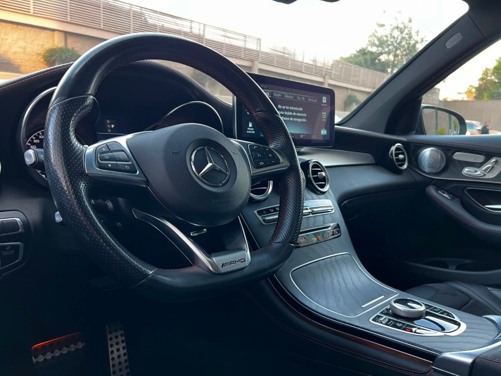 Mercedes-Benz GLC 43 AMG 3.0 BITURBO 2018 - Imagen 9 de 10