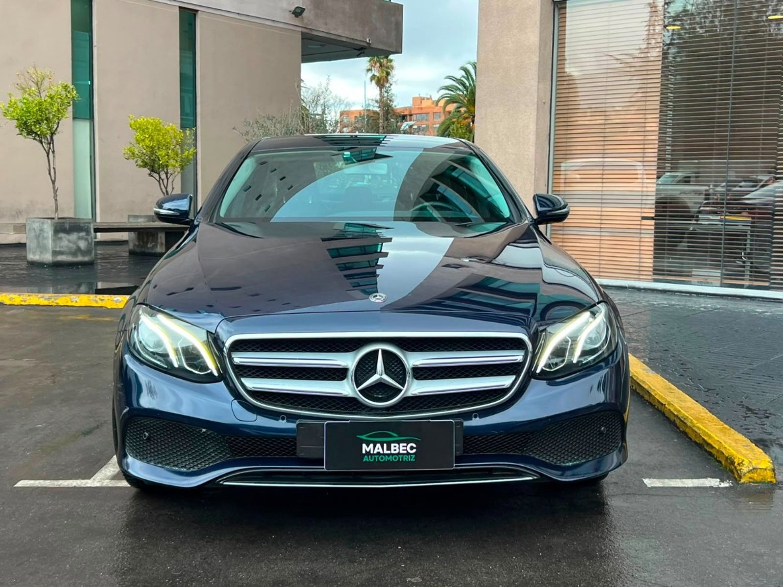 Mercedes-Benz E200 2018 - Foto 2 de 10