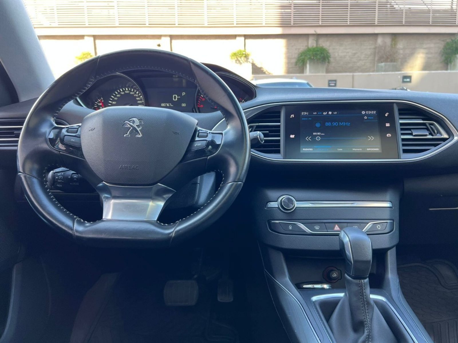 Peugeot 308 BLUE HDI AT 2018 - Imagen 10 de 10
