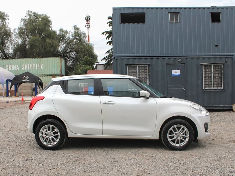 Suzuki Swift 2023 - Imagen 10 de 11