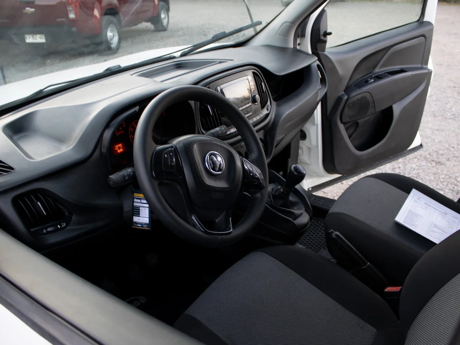 RAM Van 1000 2022 - Imagen 7 de 8