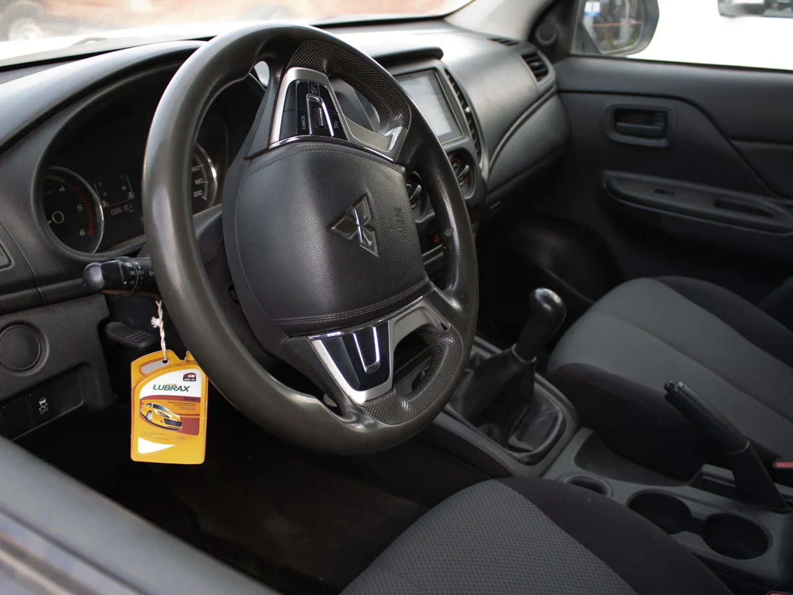 Mitsubishi L200 2023 - Imagen 8 de 9
