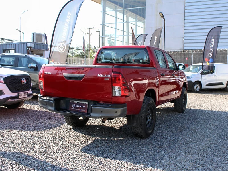 Toyota Hilux 2023 - Imagen 7 de 11