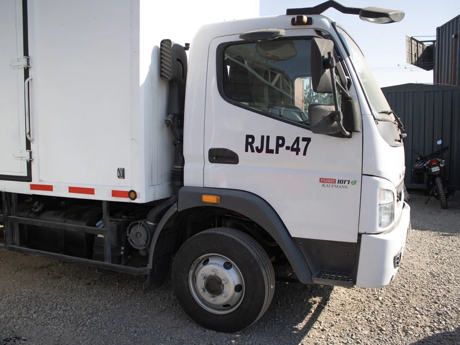 Mitsubishi Fuso Canter 1017 2022 - Imagen 3 de 6