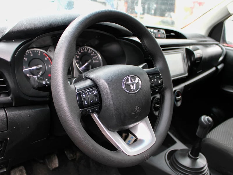 Toyota Hilux 2023 - Imagen 9 de 11
