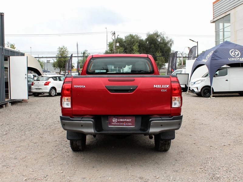 Toyota Hilux 2023 - Imagen 4 de 11