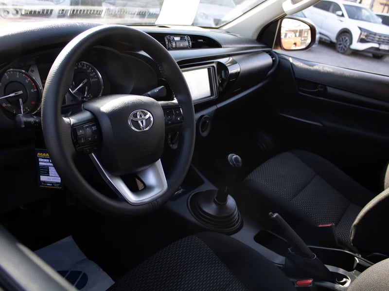 Toyota Hilux 2023 - Imagen 9 de 10
