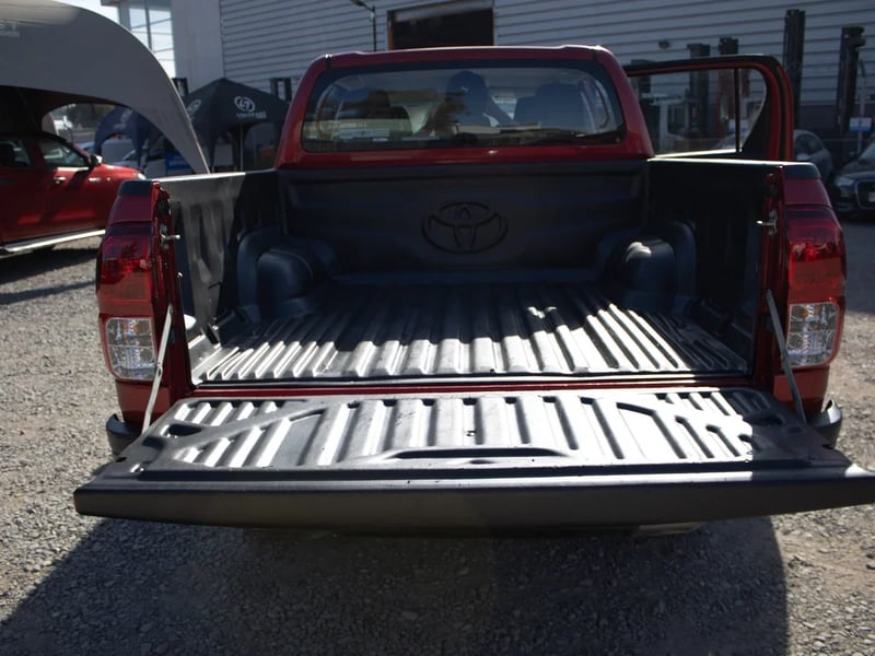 Toyota Hilux 2023 - Imagen 5 de 10