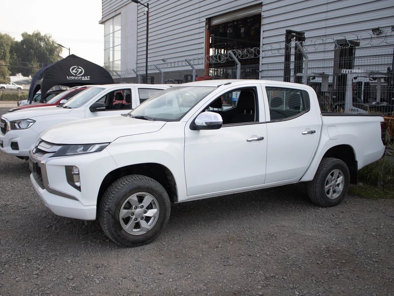 Mitsubishi L200 2023 - Imagen 6 de 9