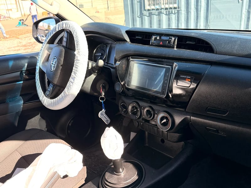 Toyota Hilux 2023 - Imagen 3 de 7