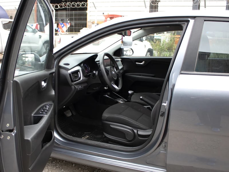 Kia Rio 5 2018 - Imagen 8 de 11