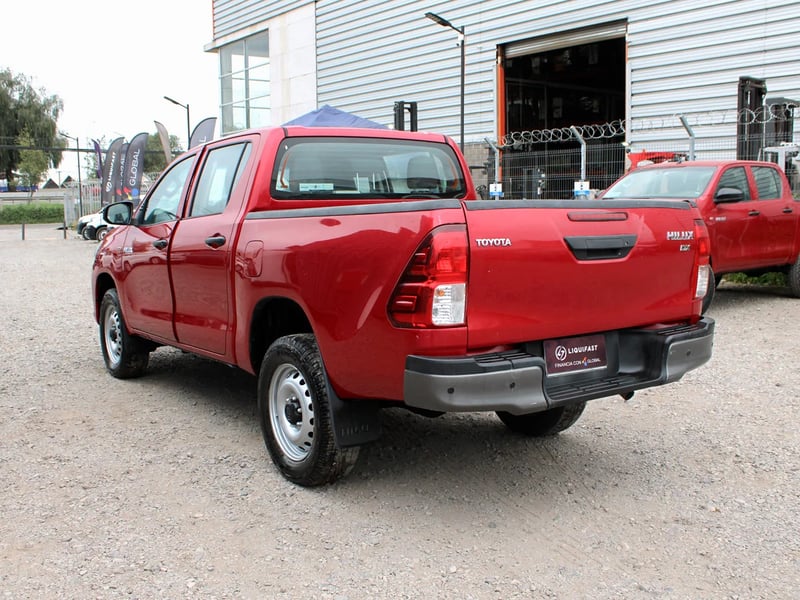 Toyota Hilux 2023 - Imagen 6 de 11